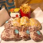 マクドナルド - ハンバーガー(ピクルス多め) 100円×5、チキンクリスプ 100円×3、スパイシーチキンマックナゲット 200円×2、マックフライポテト(L) 320円
