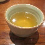 江陵 - ランチを食べ終わると店員さんが美味しいコーン茶を持ってきてくれました、さすが韓国料理店ですね。