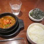 江陵 - 前菜を食べ終わる頃にはチゲランチの本体がやって来ました、チゲから立つ湯気が食欲をそそります！