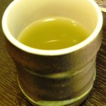 おすし家のいらぶ - 上がりをいただく。持ってみると何か変だ？