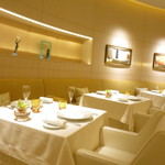 ロオジエ - インテリア　メインダイニング