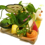 ロオジエ - オマールブルー　夏野菜の小さな菜園　ベルガモット　アカシアのハチミツ　パッションフルーツのヴィネグレット　焙煎パンプキンシードオイル