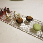 ロオジエ - 4種類の小菓子