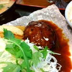 味千ラーメン - 定食のハンバーグ。野菜たっぷり。