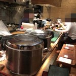 Akasaka Kakoi - 厨房とカウンター席