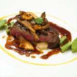 シャトー　ラ・パルム・ドール - 特選肉料理
      国産黒毛和牛のフィレステーキ アップ