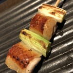 焼き鳥 とりら - 焼いても皮が全く萎縮せず口の中で旨味が弾けます！