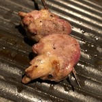 焼き鳥 とりら - 大振りなハツ下処理もシッカリと脂身も美味い
