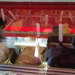 89257474 - ショーケース内