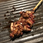 焼き鳥 とりら - 希少部位心残りはタレと絡んで最高！