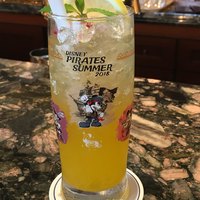ベッラヴィスタ ラウンジ - “ディズニー・パイレーツ・サマー”　スペシャルノンアルコールカクテル コレクタブルグラス付き　（2018/7/8～9/2：和歌山産みかんジュース，グリーンアップルシロップ，７ＵＰ，海藻ビーズ，銀の雫，レモン，ミント）　２０００円　(2018/07)