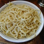 横浜大勝軒 - 中盛りですが麺の山