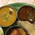 南印度ダイニング - サンバルとラッサム