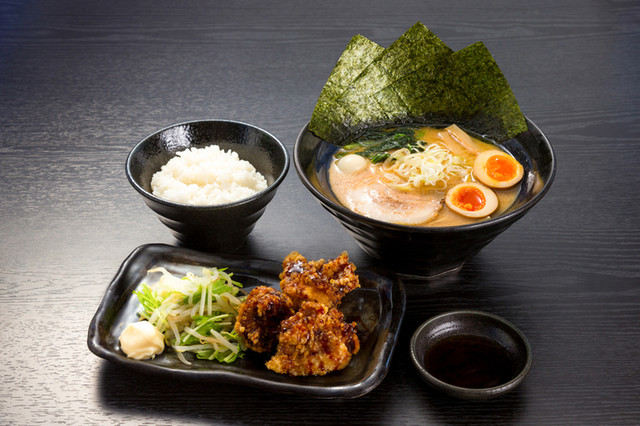 クリーミーtonkotsuラーメン 麺家神明 とよた店 末野原 ラーメン 食べログ