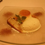 ソラリア - 紅茶のジェラートとパンナコッタ、ドライフルーツのパウンド