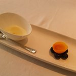 ヌーダ - 山羊乳のプリン蜂蜜かけ