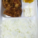 牛島商店 - 唐揚げ弁当小盛り(ニンニクあり)￥390
