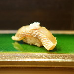 鮨駒 - 真鯛のヅケ