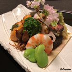 御料理 寺沢 - 蚕豆蜜煮､車海老塩煮､蛍烏賊スモーク､酢蓮根､コゴミ､桜鱒の木の芽焼､牡蠣の酒煮､筍､葉山葵､岩手牛へレ肉の炭火焼､タラの芽の天ぷら