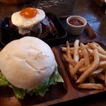 Hamburger Cafe UNICO - UNICOバーガー(1600円)