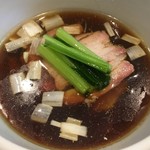 麺処ほん田 - 醤油のキレがあるつけ汁