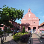 Jonker Dessert 88 - オランダ広場と言えば、赤色の壁と白い十字架が印象的なキリスト教会