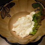 Shunsai Shubou Ichinoki - 塩とんかつ丼：ロース(900円)～小鉢：マカロニサラダ