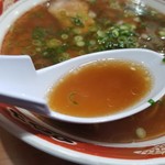 中華そば山冨士 - 中華そばのスープ