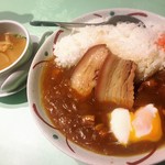 新世界菜館 - 豚角煮カレーライス大盛り ¥1,200＋100  出汁の効いた懐かしいカレー。シャバシャバ系で、ご飯との絡みも十分です。