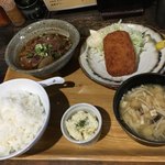 Nondo - 牛すじとエビカツ定食 800円