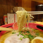 そのまま・えびみそ・細麺(めんリフトは苦手です)
