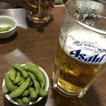 鳥正 - 生ビール&お通しの枝豆