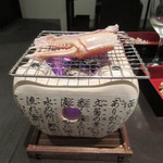 日本料理 TOBIUME - 蟹爪の炭火焼(熊本の炭)