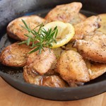 ギリシャ家庭料理 フィリ - オレガノたっぷり　鶏とポテトのレモン焼き 