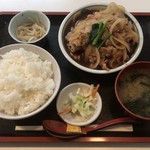 お食事処 たかはし - 肉豆腐定食 ¥780