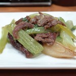 笑菜酒家 みや美 - 牛肉とチンゲン菜のガリバタ炒め