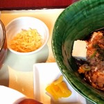 Tsukasa ya - 豆腐とそぼろのぶっかけ、卵天丼