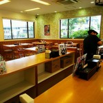 Yoshinoya - 足立区舎人。牛丼の吉野家の店内の様子