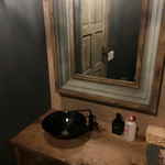 ラフ&タフ コーヒースタンド - 洗面スペース