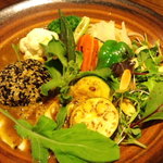 カレーのふらのや - 豆腐と胡麻と大豆のスペシャルトリ爆弾と焼き野菜のスープカレー￥１１８０円