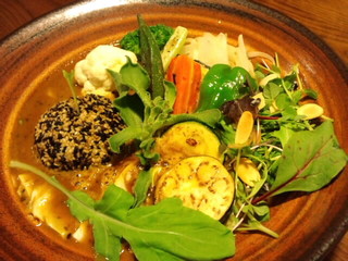 Kareno Furanoya - 豆腐と胡麻と大豆のスペシャルトリ爆弾と焼き野菜のスープカレー￥１１８０円