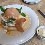 カフェ アクイーユ - 2018年６-7月　桃のレアチーズパンケーキ