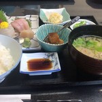 味処　大森 - 自分の注文した刺身定食！