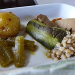 いろり　じねん - 茄子、じゃがいも、ふきなど。