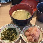 やまみ - 食べ放題の明太子と高菜の油炒めを小皿に入れ