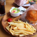 Tinys Yokohama Hinodecho - タイニーズチーズバーガーセット