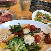 焼肉トラジ 京橋店 - ナムル色々盛りだくさん。オリジナルピビンバ食べ放題！(*´∇︎`*)