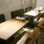 Rakkanki - 店内　地下１階テーブル席