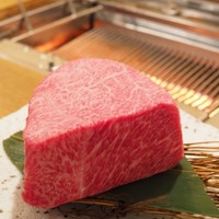 お肉屋 けいすけ 三男坊 - "高森和牛の極上塊焼き"
                （部位は日替わり、この日は"くりみ"）