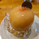 パティスリートム - 丸ごと桃のデザート